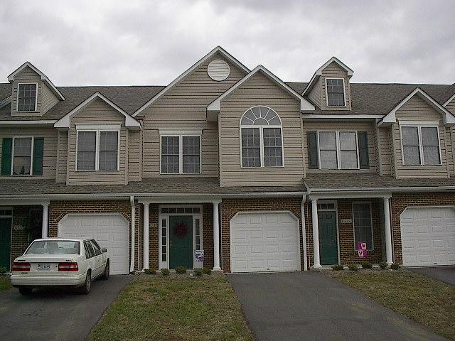 8713 Little Hoop Road Roanoke, VA 24019 - Photo 1 of 27 Front Entrance