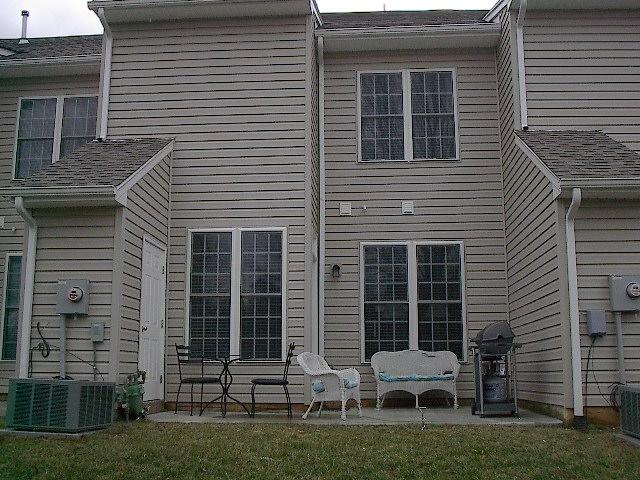 8713 Little Hoop Road Roanoke, VA 24019 - Photo 26 of 27 Patio
