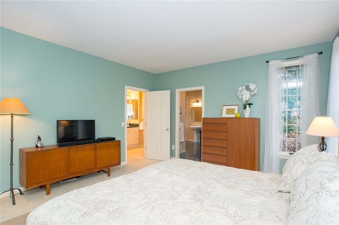 1105 High Hawk Road East Greenwich, RI 02818 - Photo 21 of 40 Gallery Image 21