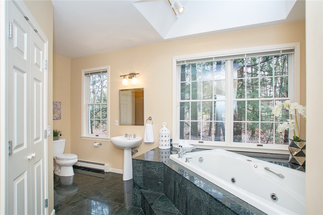 1105 High Hawk Road East Greenwich, RI 02818 - Photo 24 of 40 Gallery Image 24