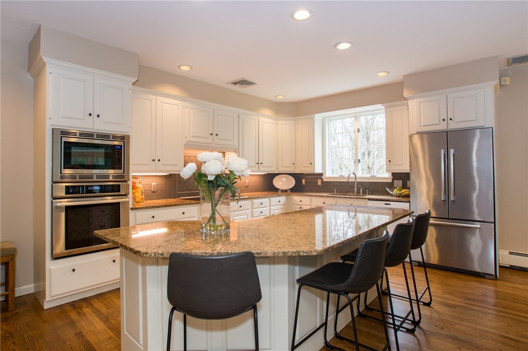1105 High Hawk Road East Greenwich, RI 02818 - Photo 3 of 40 Gallery Image 3