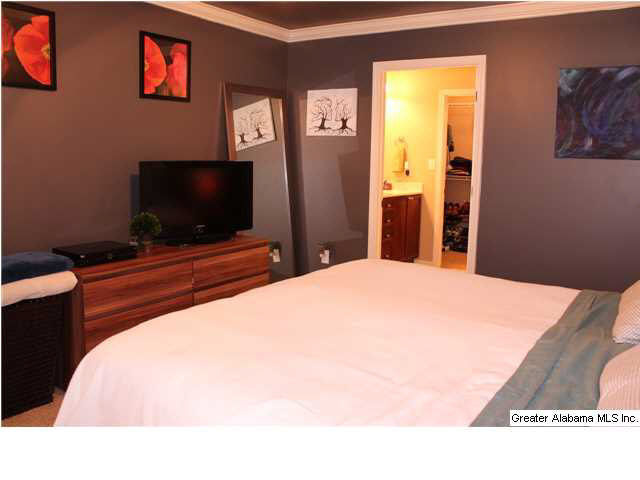 4319 Ridgemont Circle Birmingham, AL 35244 - Photo 12 of 32