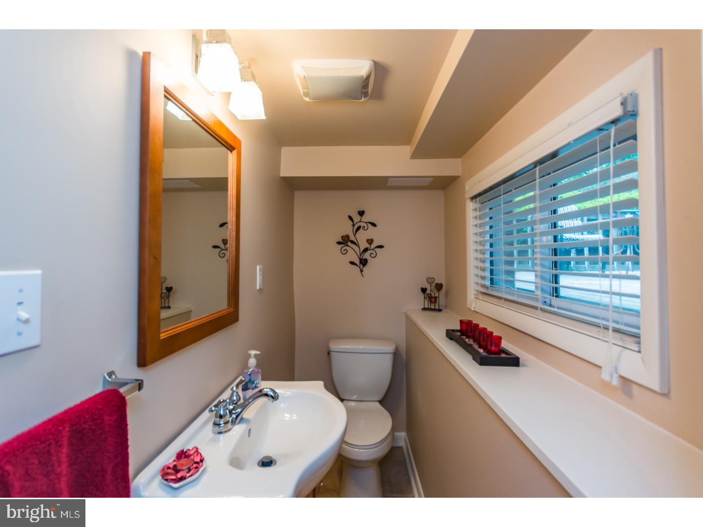 2207 Rhonda Road Broomall, PA 19008 - Photo 11 of 24 Bathroom