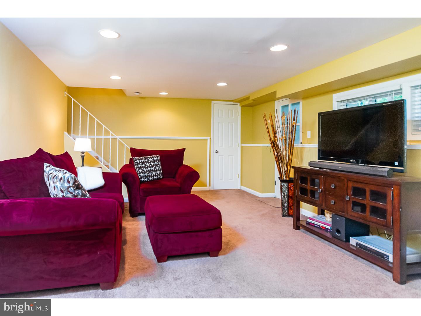 2207 Rhonda Road Broomall, PA 19008 - Photo 10 of 24 Family Room
