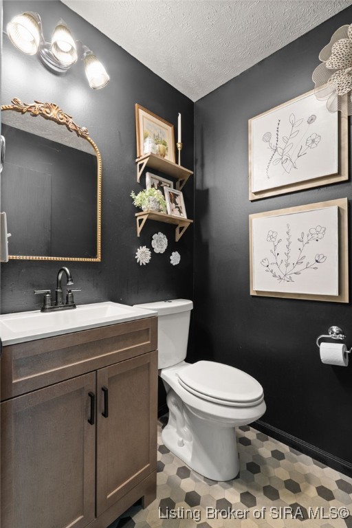 1070 Jacobs Lane Southwest Central, IN 47110 - Photo 10 of 64 Beautifully updated half bath
