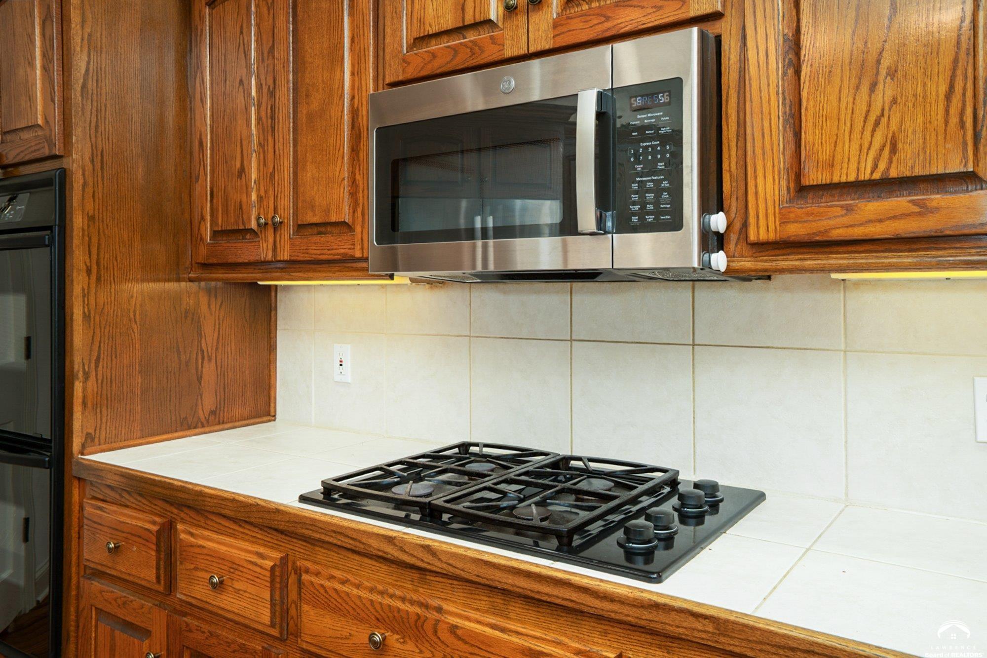 204 Fall Creek Road Lawrence, KS 66049 - Photo 20 of 80