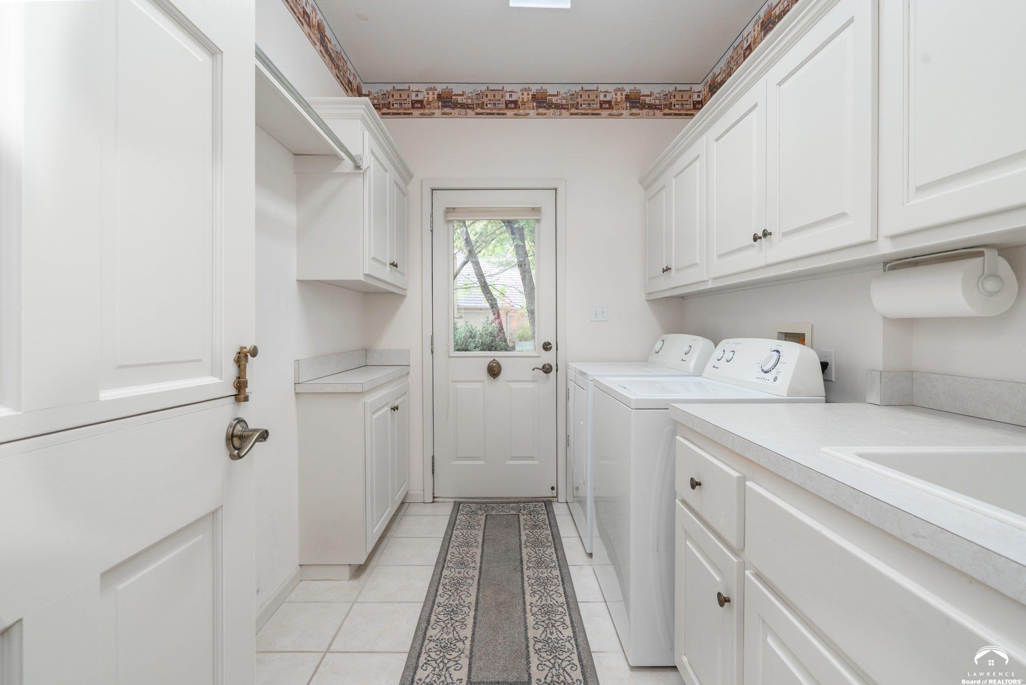 204 Fall Creek Road Lawrence, KS 66049 - Photo 24 of 80