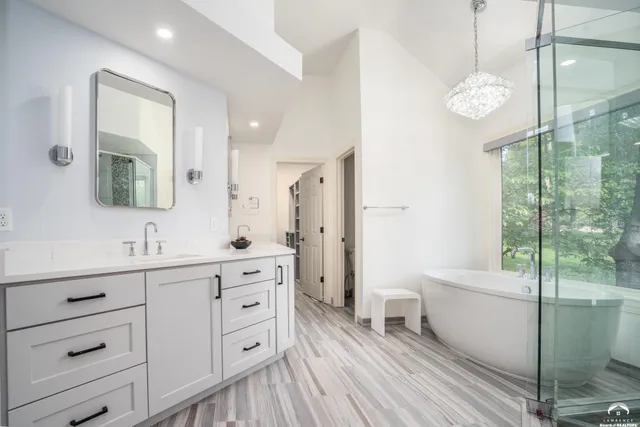 $1,395,000 | 204 Fall Creek Road, Lawrence, KS 66049