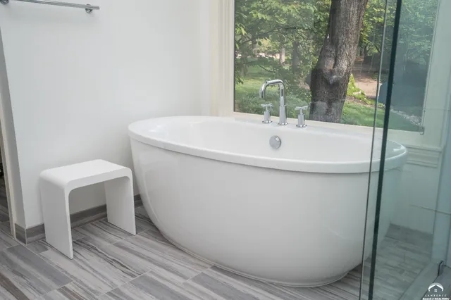 $1,395,000 | 204 Fall Creek Road, Lawrence, KS 66049