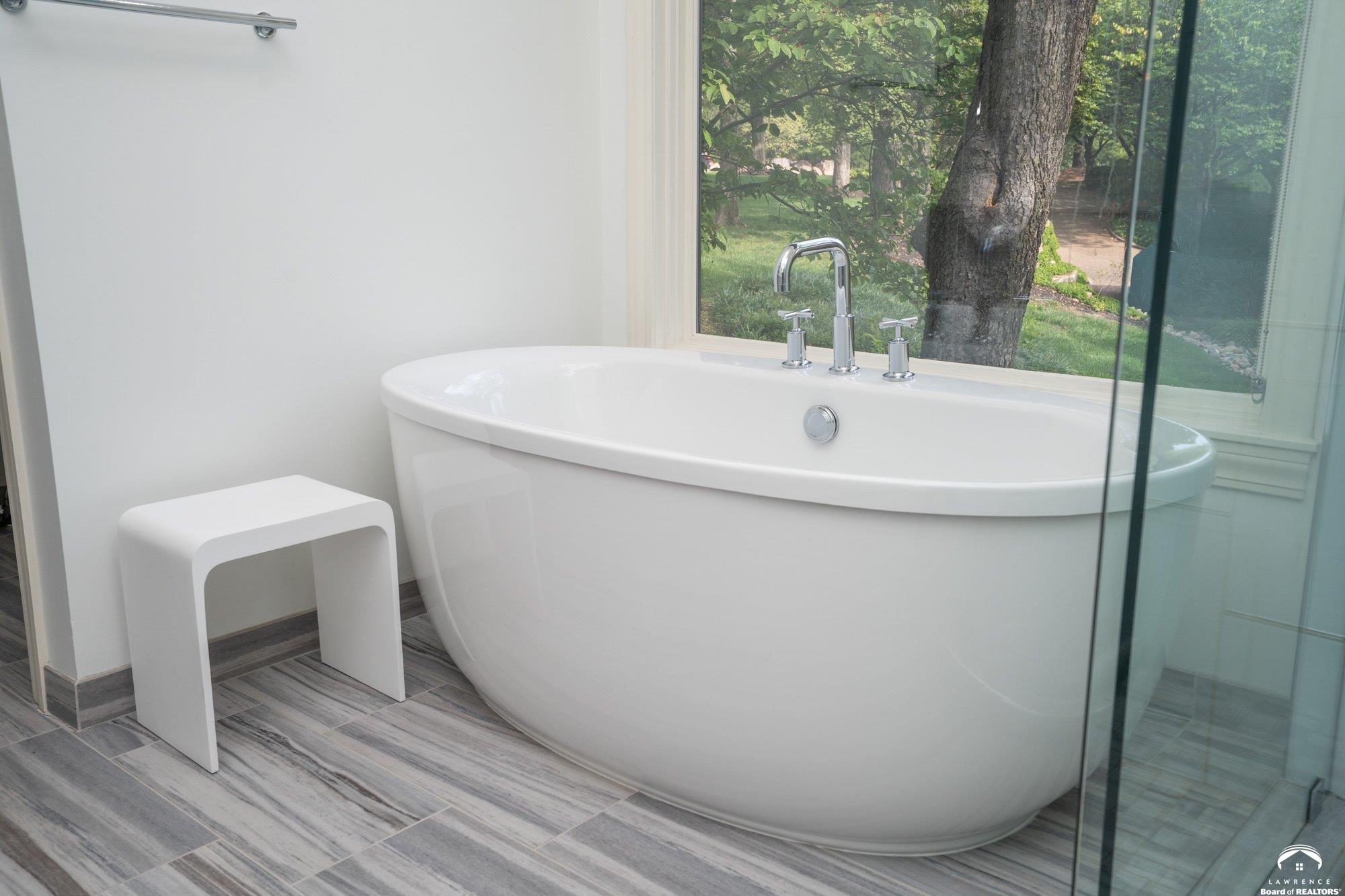 204 Fall Creek Road Lawrence, KS 66049 - Photo 28 of 80