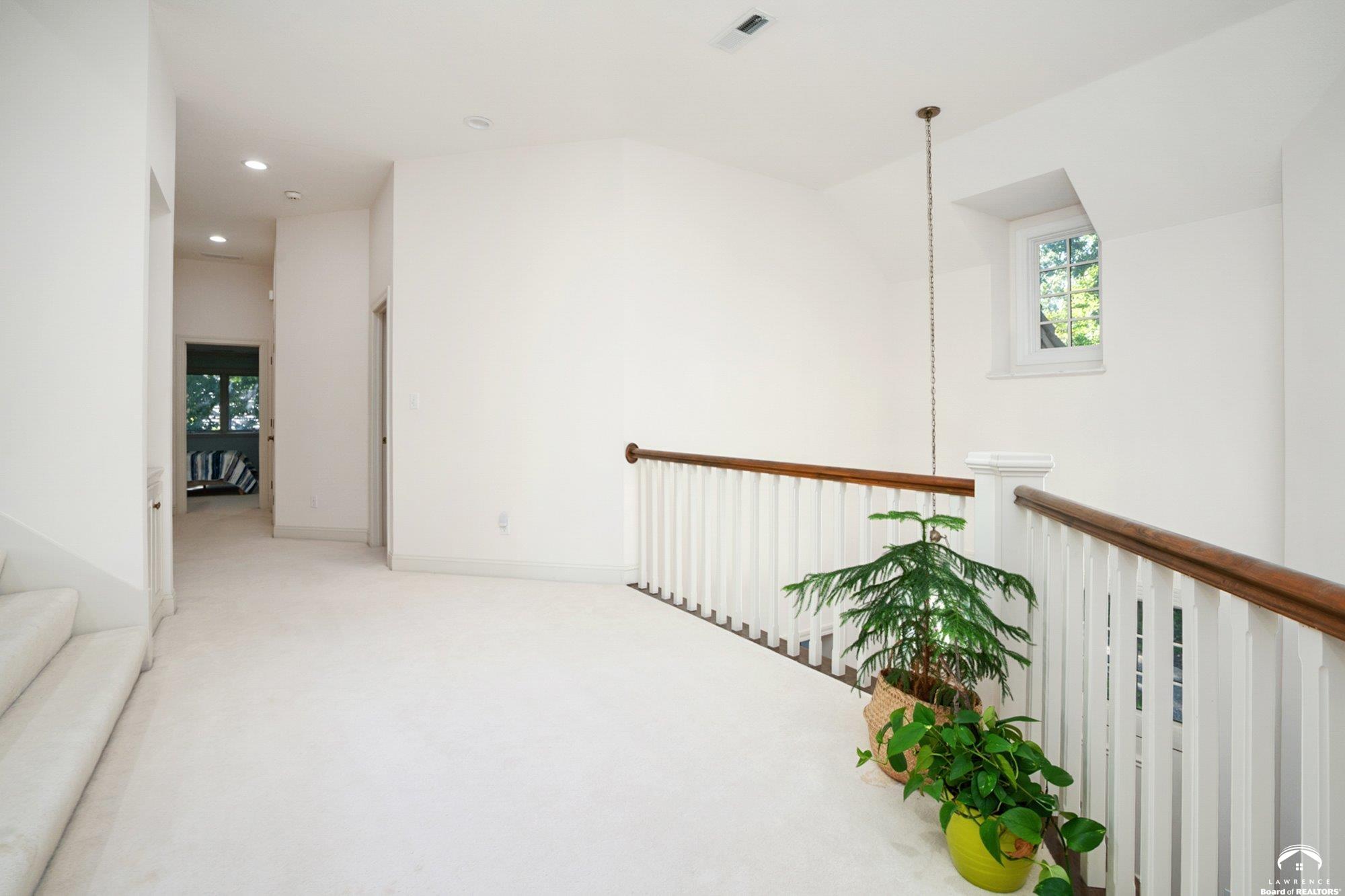 204 Fall Creek Road Lawrence, KS 66049 - Photo 34 of 80