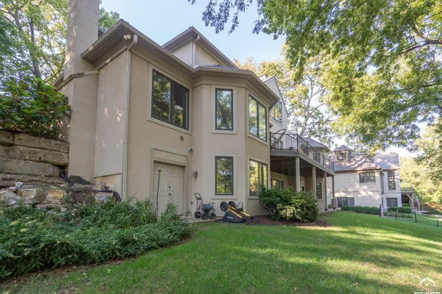 $1,395,000 | 204 Fall Creek Road, Lawrence, KS 66049