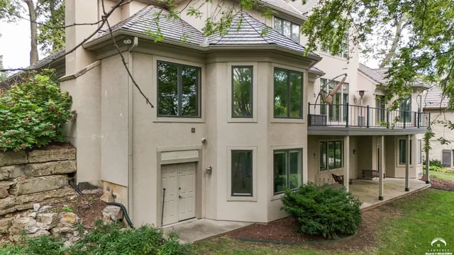 $1,395,000 | 204 Fall Creek Road, Lawrence, KS 66049