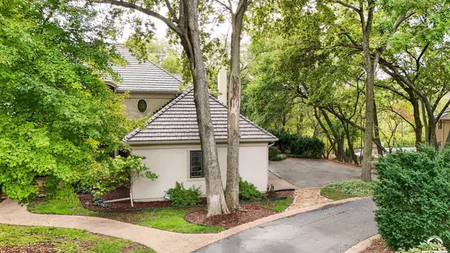 $1,395,000 | 204 Fall Creek Road, Lawrence, KS 66049