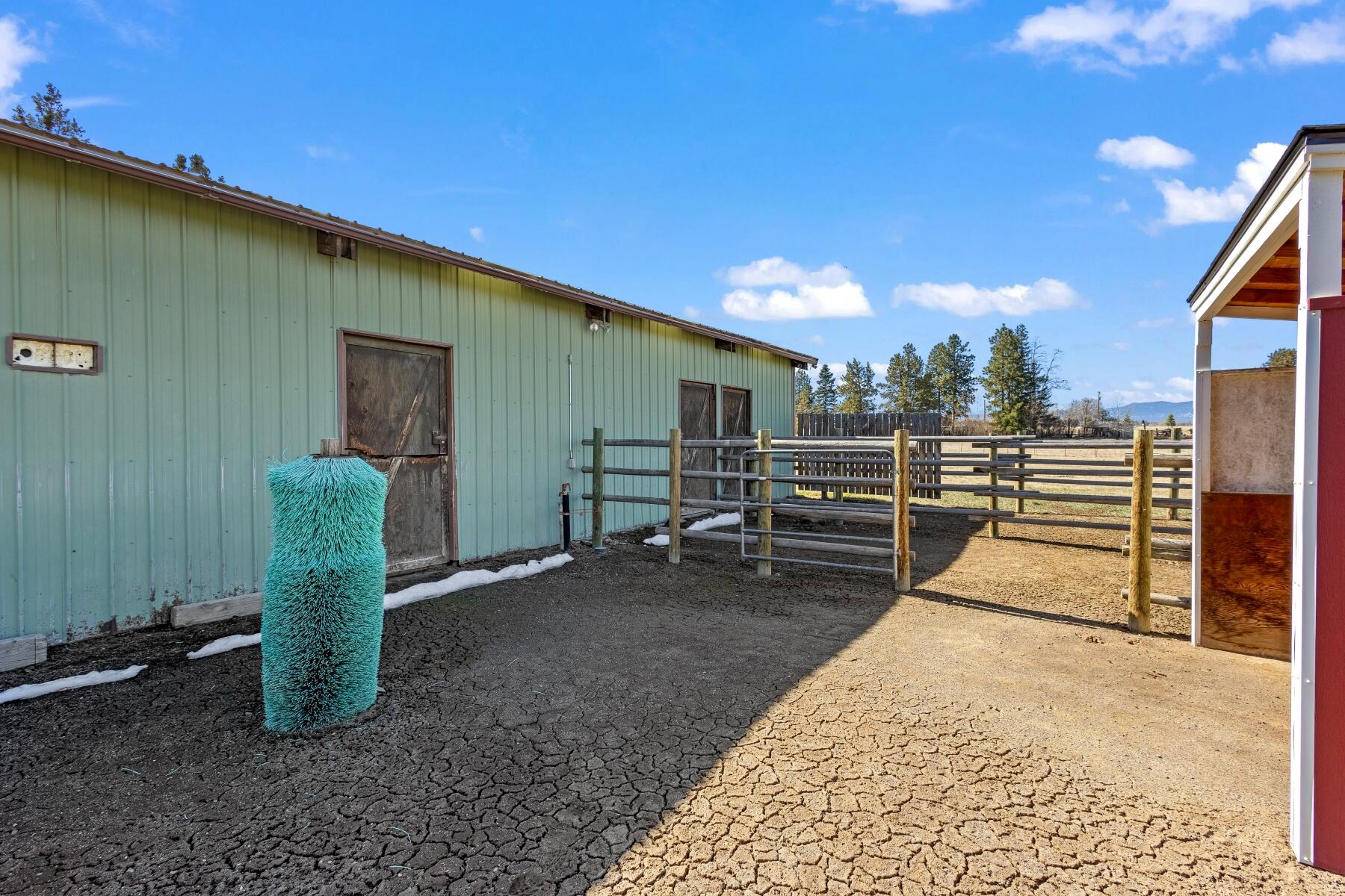 19800 Connarn Road Bend, OR 97703 - Photo 39 of 50 Barn