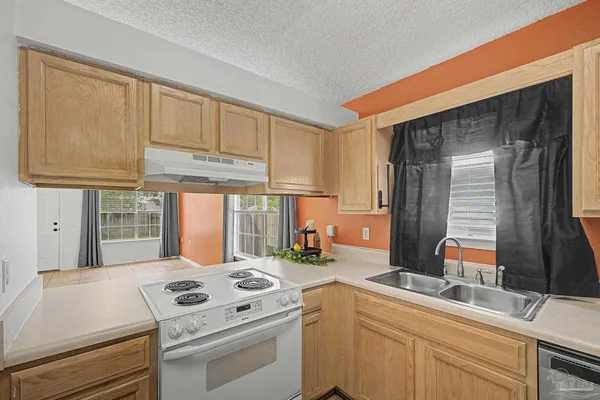 $218,000 | 810 Hanover Drive, Pensacola, FL 32526