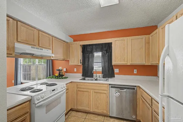 $218,000 | 810 Hanover Drive, Pensacola, FL 32526