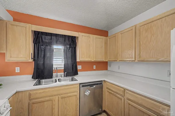 $218,000 | 810 Hanover Drive, Pensacola, FL 32526