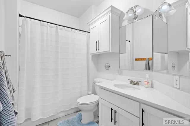 $800,000 | 4913 East 49th North, Idaho Falls, ID 83401