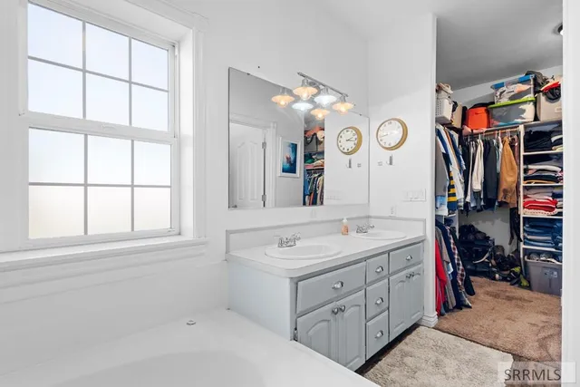 $800,000 | 4913 East 49th North, Idaho Falls, ID 83401