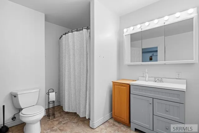 $800,000 | 4913 East 49th North, Idaho Falls, ID 83401