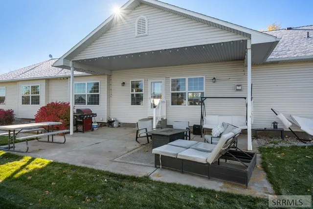 $800,000 | 4913 East 49th North, Idaho Falls, ID 83401