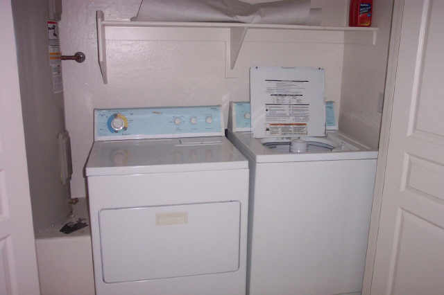 4488 East Thomas Road, Unit 1034 Phoenix, AZ 85018 - Photo 6 of 6 a utility room with dryer and washer