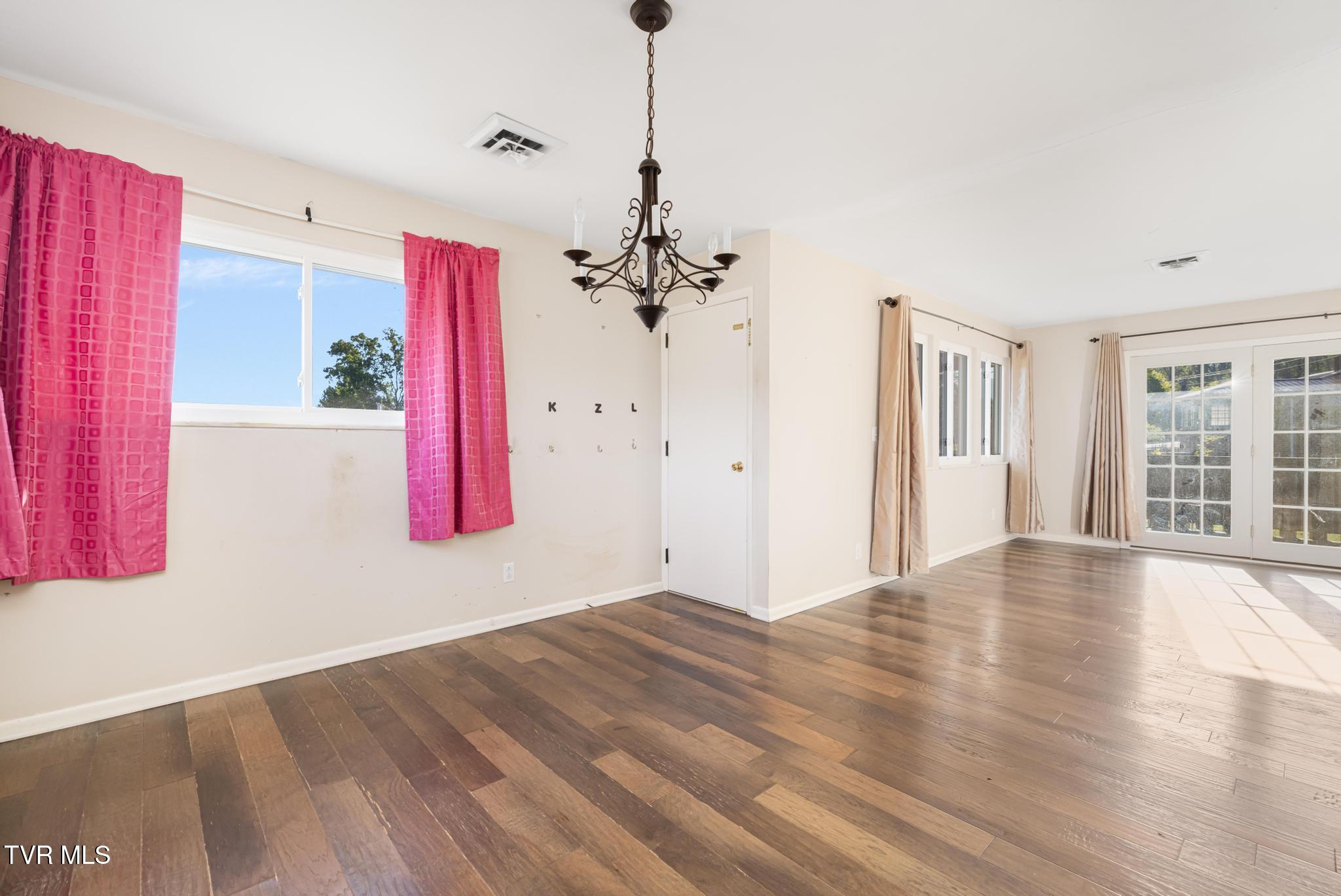 317 Simmons Avenue Erwin, TN 37650 - Photo 19 of 53 IMG_9631