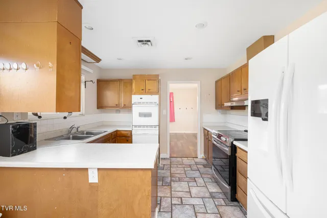 $318,000 | 317 Simmons Avenue, Erwin, TN 37650