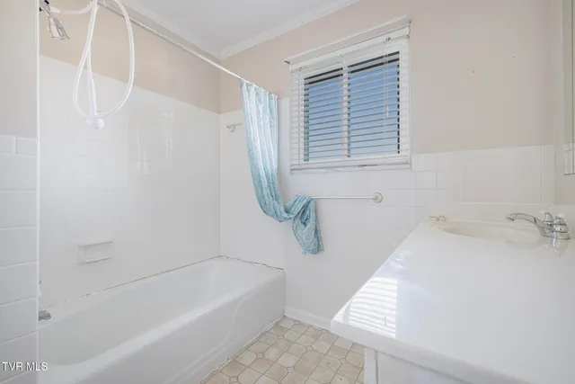 $318,000 | 317 Simmons Avenue, Erwin, TN 37650