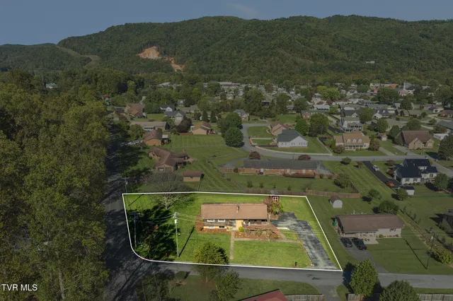 $318,000 | 317 Simmons Avenue, Erwin, TN 37650