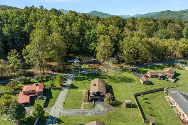 $318,000 | 317 Simmons Avenue, Erwin, TN 37650