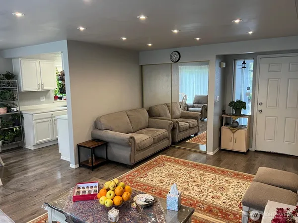 $299,000 | 9116 1st Place Northeast, Unit 2, Lake Stevens, WA 98258