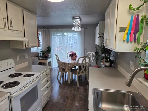 $299,000 | 9116 1st Place Northeast, Unit 2, Lake Stevens, WA 98258