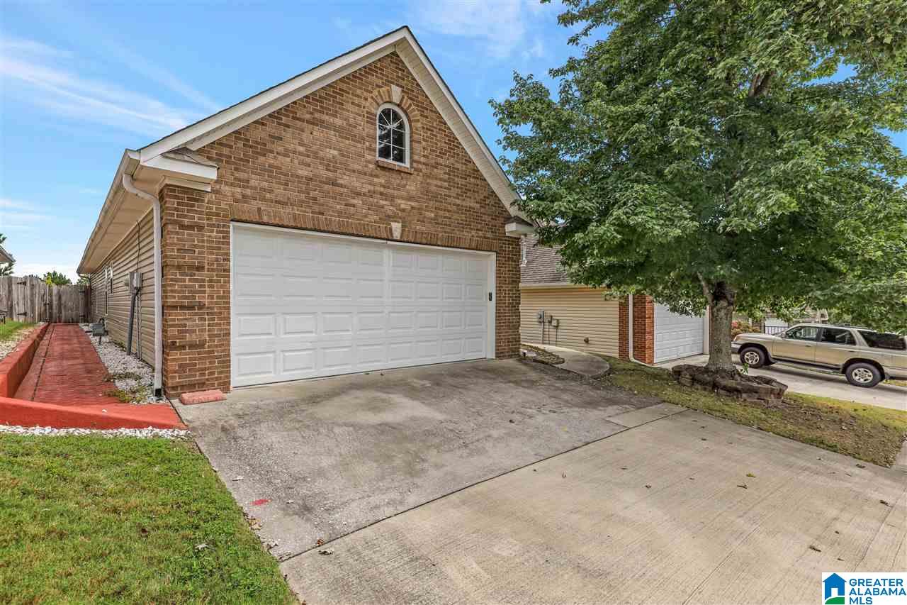 211 High Ridge Drive Pelham, AL 35124 - Photo 3 of 29