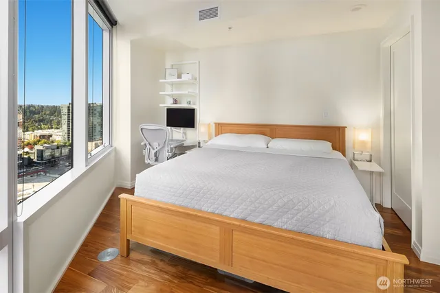 $715,000 | 500 106th Avenue Northeast, Unit 2009, Bellevue, WA 98004