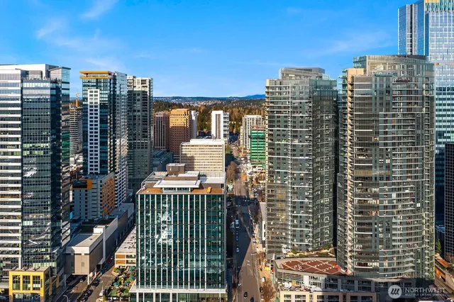 $715,000 | 500 106th Avenue Northeast, Unit 2009, Bellevue, WA 98004