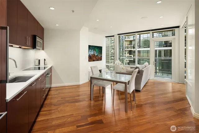 $715,000 | 500 106th Avenue Northeast, Unit 2009, Bellevue, WA 98004