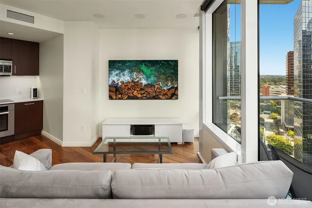 $715,000 | 500 106th Avenue Northeast, Unit 2009, Bellevue, WA 98004