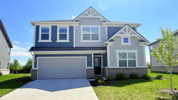 $2,800 | 1205 Beverly Place, Greenwood, IN 46143