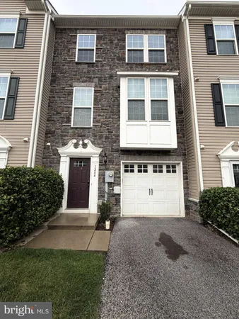 $320,000 | 1264 Rannoch Lane, Unit 128, York, PA 17403