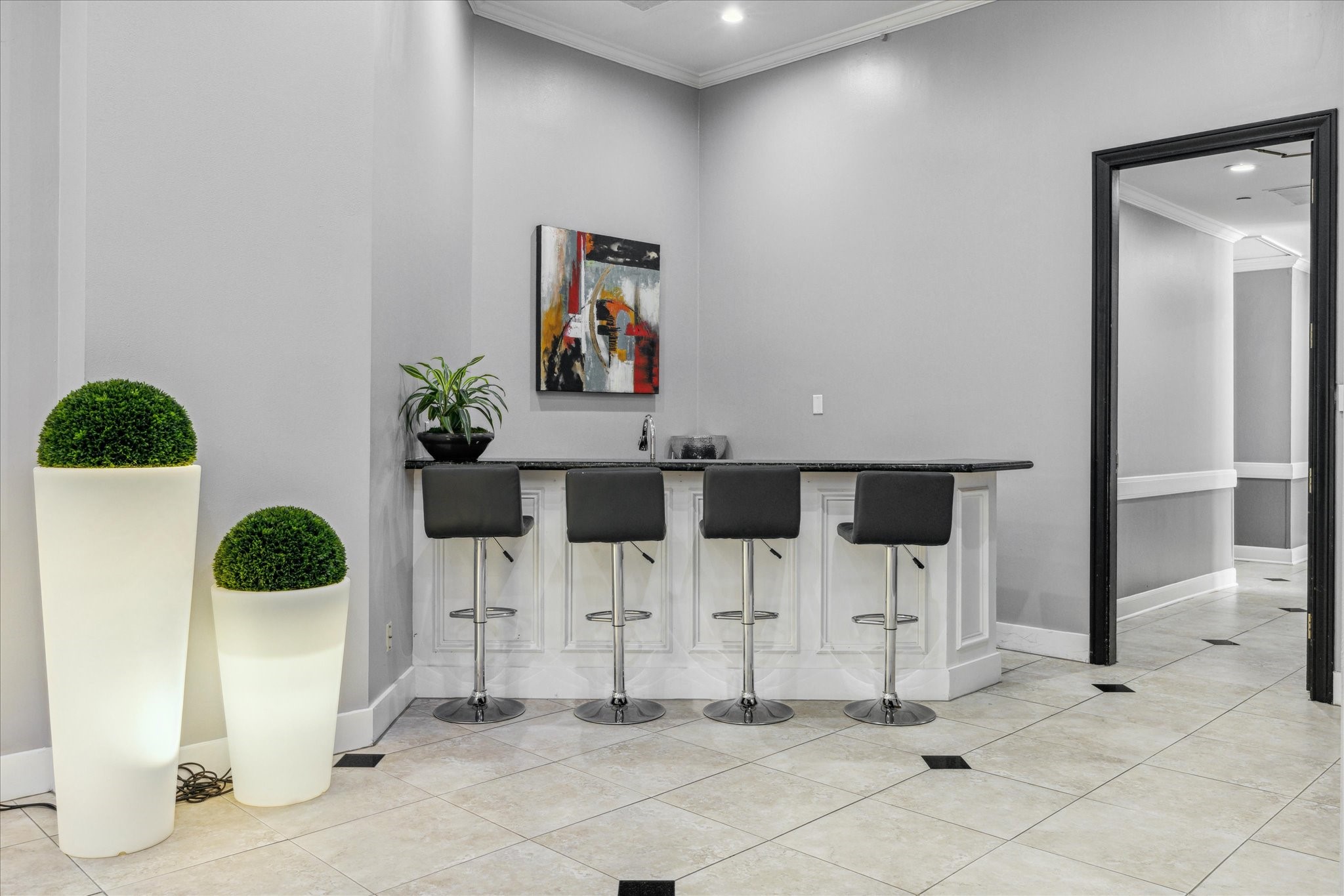 3350 McCue Road, Unit 2201 Houston, TX 77056 - Photo 25 of 27 a view of table and chair in room