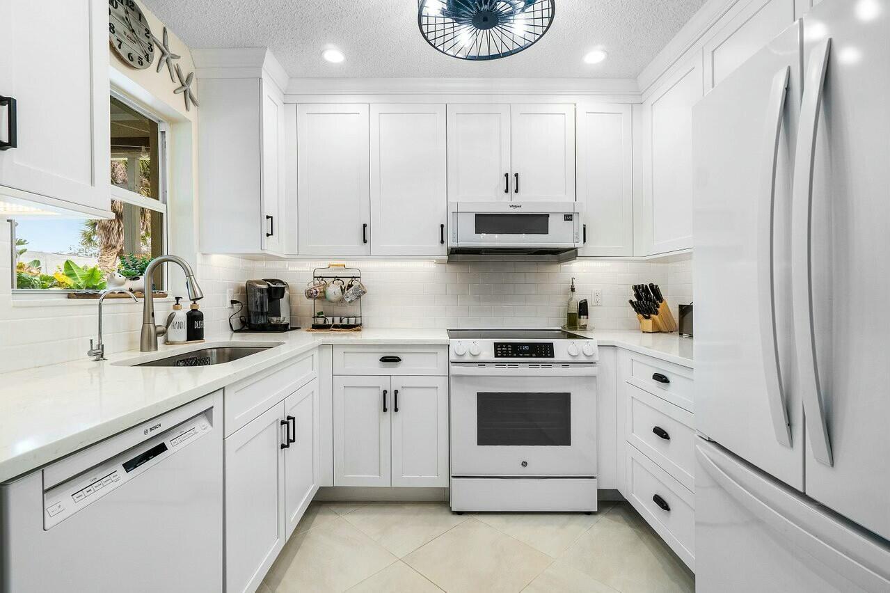 121 Deerfield Drive Jupiter, FL 33458 - Photo 13 of 27 tempImage9nnciO