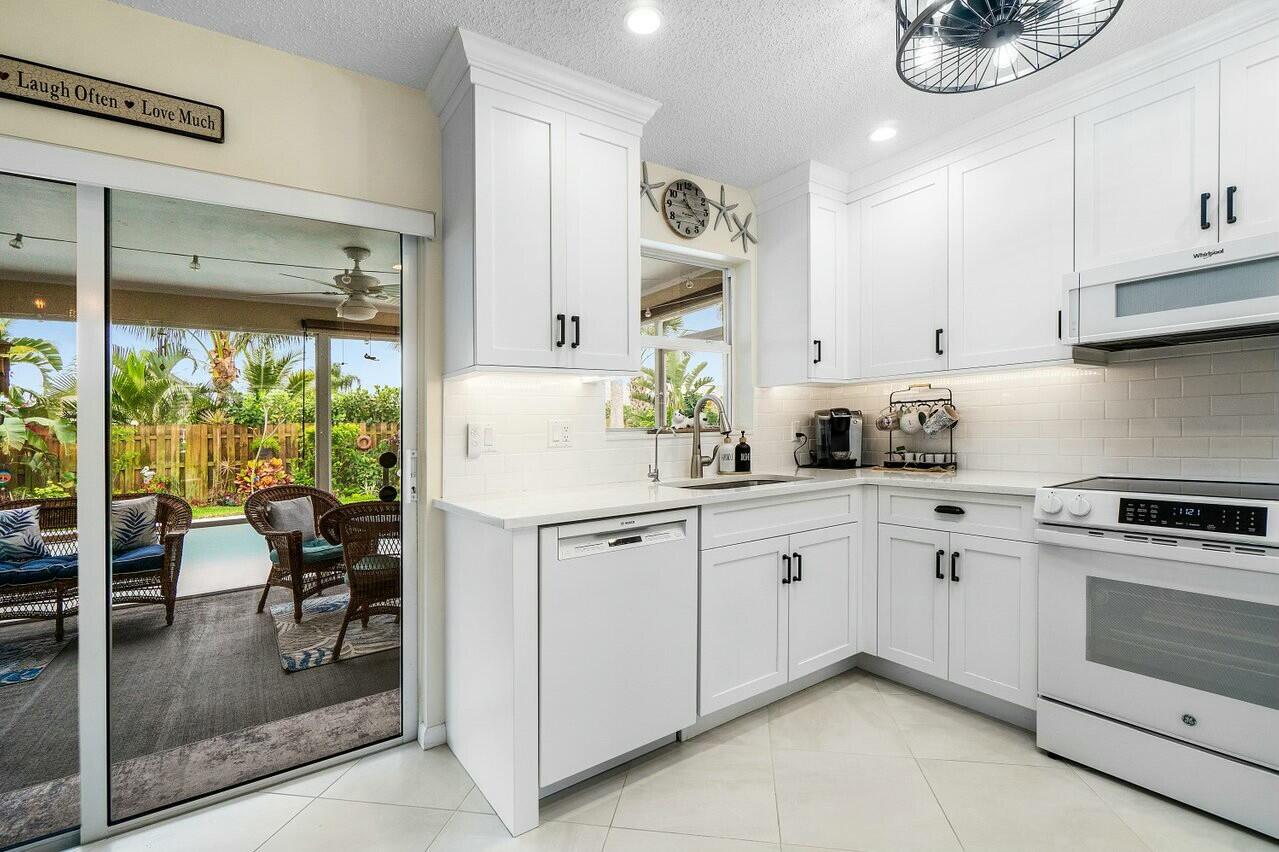 121 Deerfield Drive Jupiter, FL 33458 - Photo 14 of 27 tempImageFfg00F