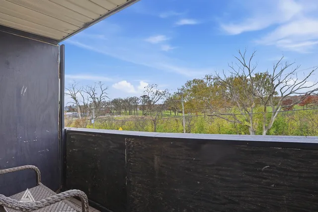 $1,500 | 7301 Willow Springs Road, Unit 207, La Grange, IL 60525