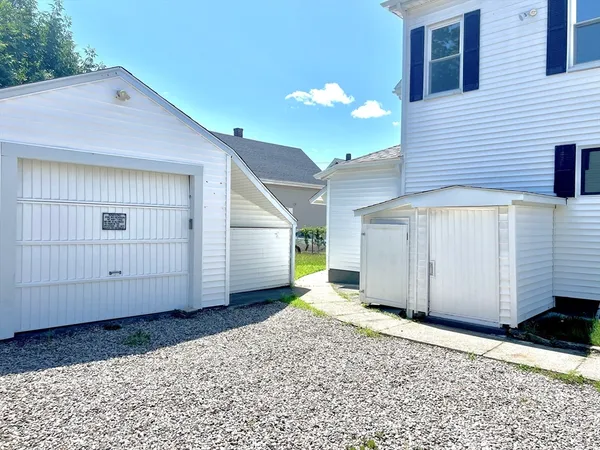 $2,200 | 17 Church Street, Unit 2, Taunton, MA 02780