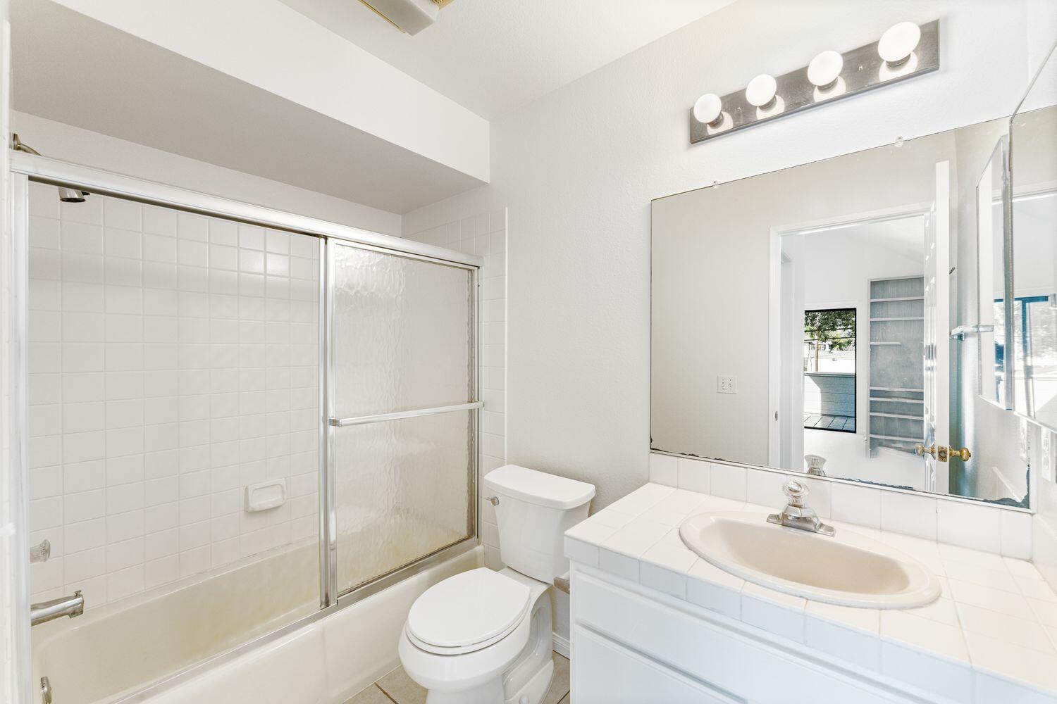 4515 Carpinteria Avenue, Unit A Carpinteria, CA 93013 - Photo 22 of 28 1500x1000-21