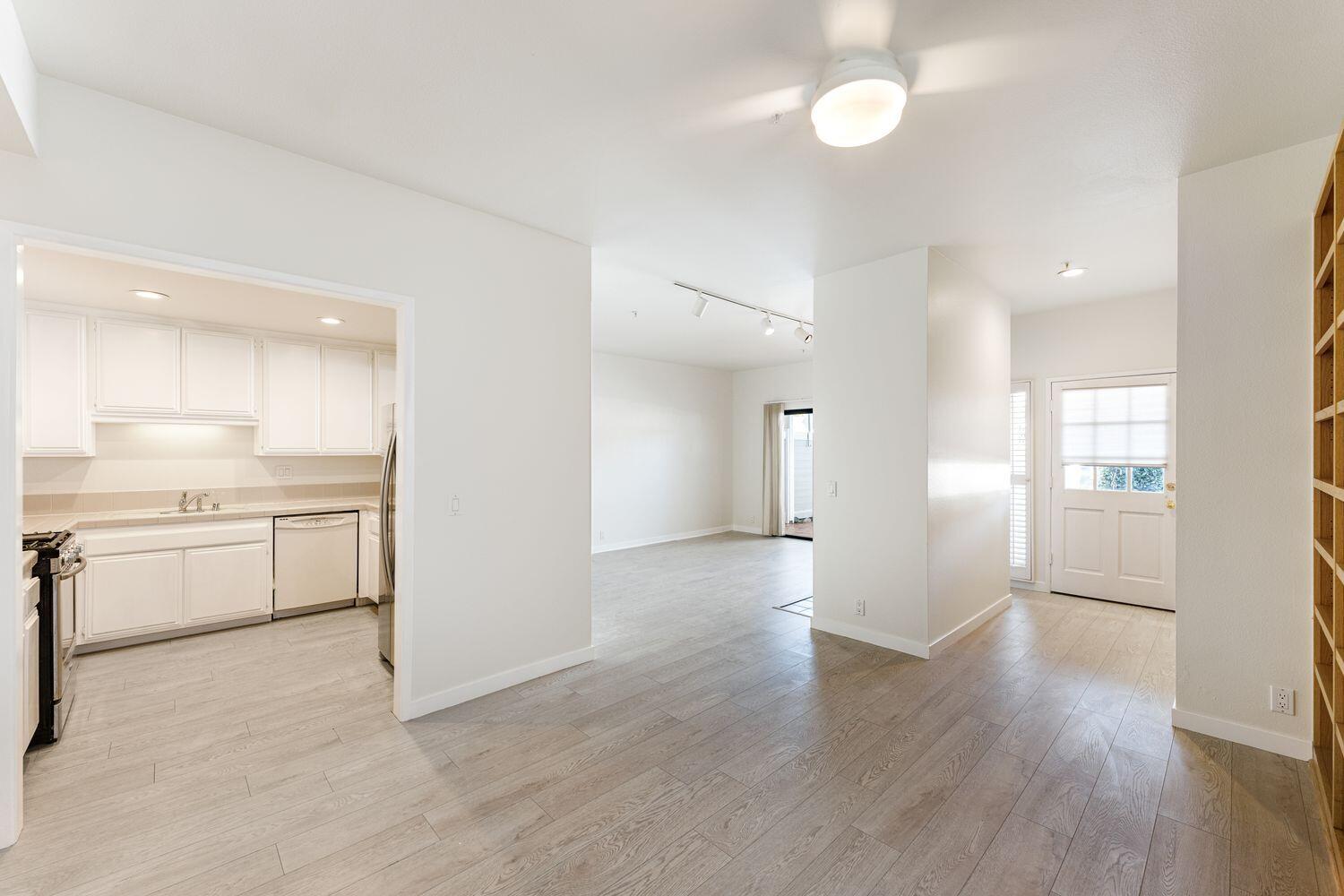 4515 Carpinteria Avenue, Unit A Carpinteria, CA 93013 - Photo 9 of 28 1500x1000-8