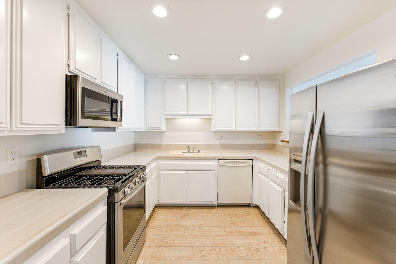 4515 Carpinteria Avenue, Unit A Carpinteria, CA 93013 - Photo 10 of 28 1500x1000-9