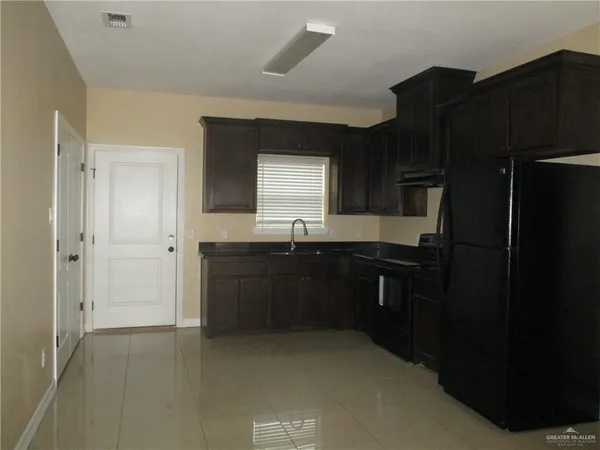 $1,000 | 2601 East Franklin Avenue, Unit 3, Alton, TX 78573